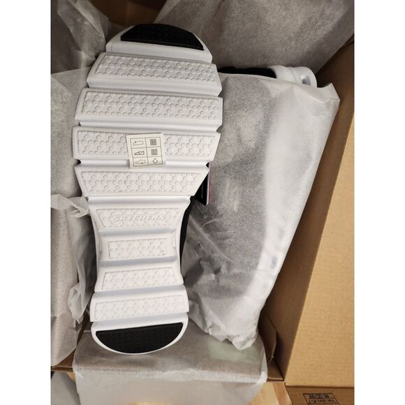 Skechers Glide-Step Resilience – Women’s Size 8.5 Wide Fit, Black/White sneaker - Picture 9 of 9